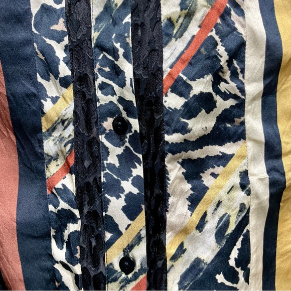 Anne Fontaine Size L Animal Print Sleeveless Blouse, Lace Stripped Motif - Picture 4 of 9